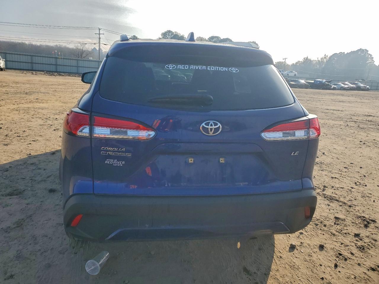 2022 Toyota Corolla Cross Le VIN: 7MUCAAAG1NV033210 Lot: 95720965