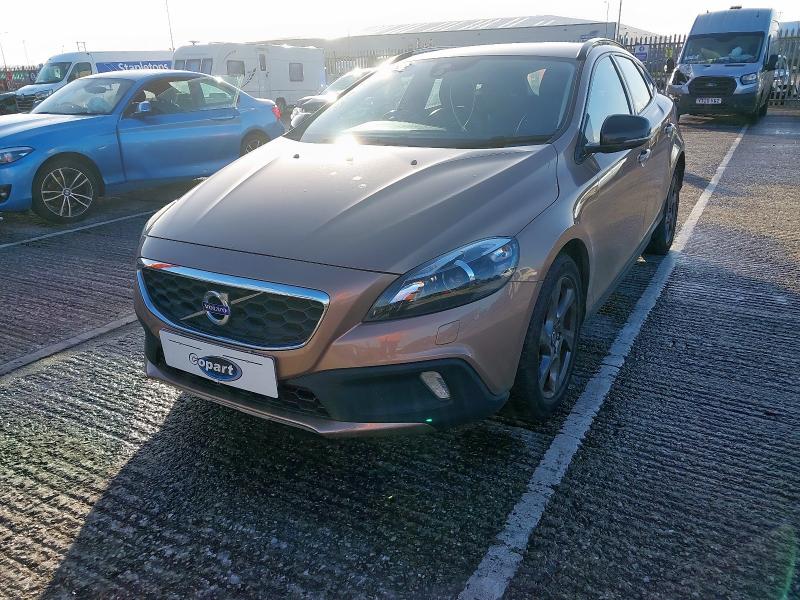 2015 VOLVO V40 D2 CROSS COUNTRY LUX NAV 5DR for sale at Copart CHESTER