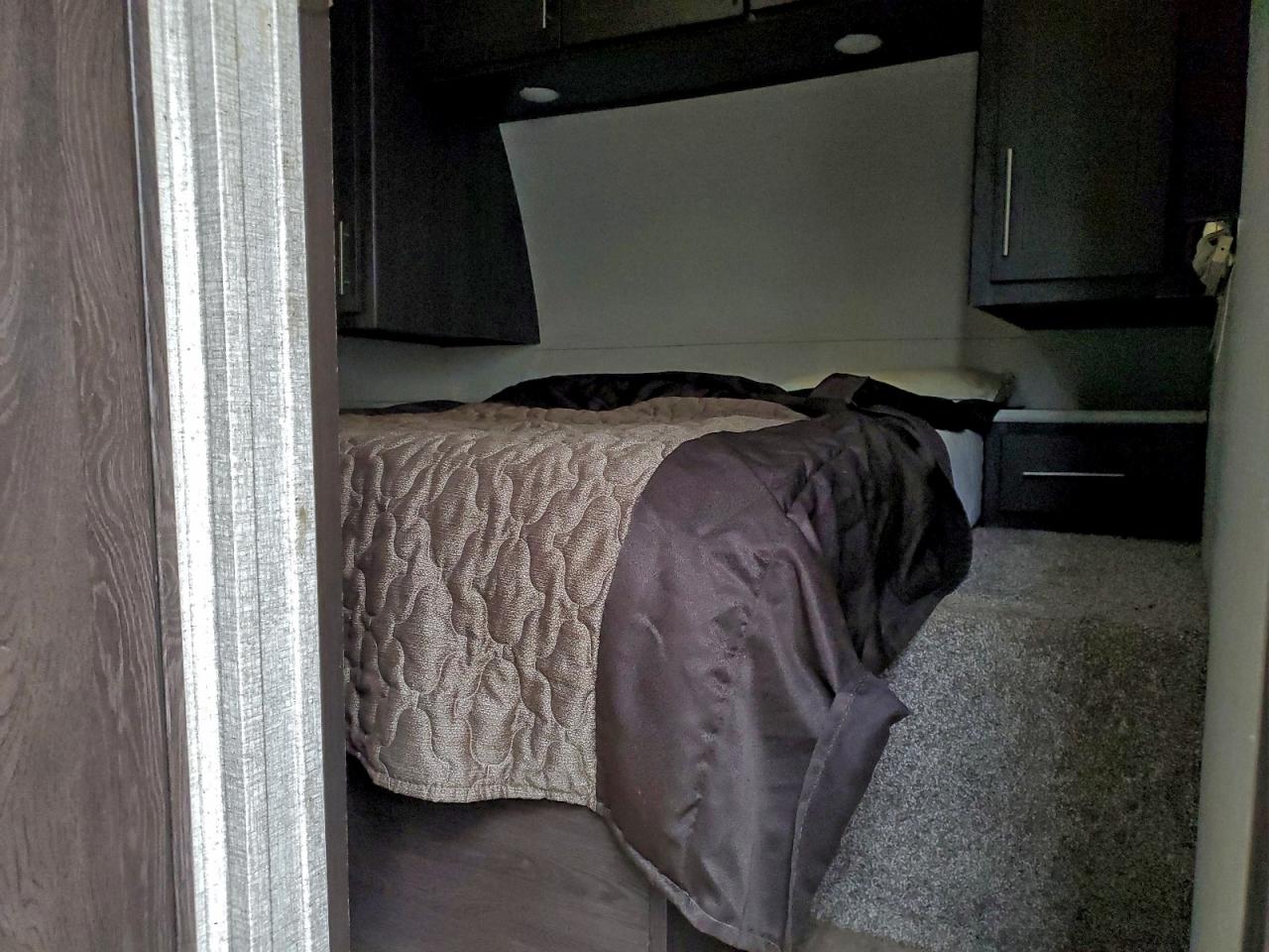 2018 Kutb Carbon VIN: 4YDT35126JR805500 Lot: 96963025