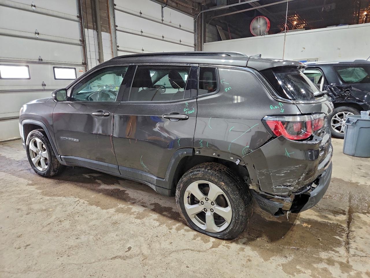 2018 Jeep Compass Latitude VIN: 3C4NJDBB0JT423285 Lot: 97390985