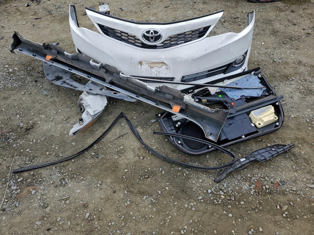 2014 Toyota Camry L VIN: 4T1BF1FK9EU411057 Lot: 95684345