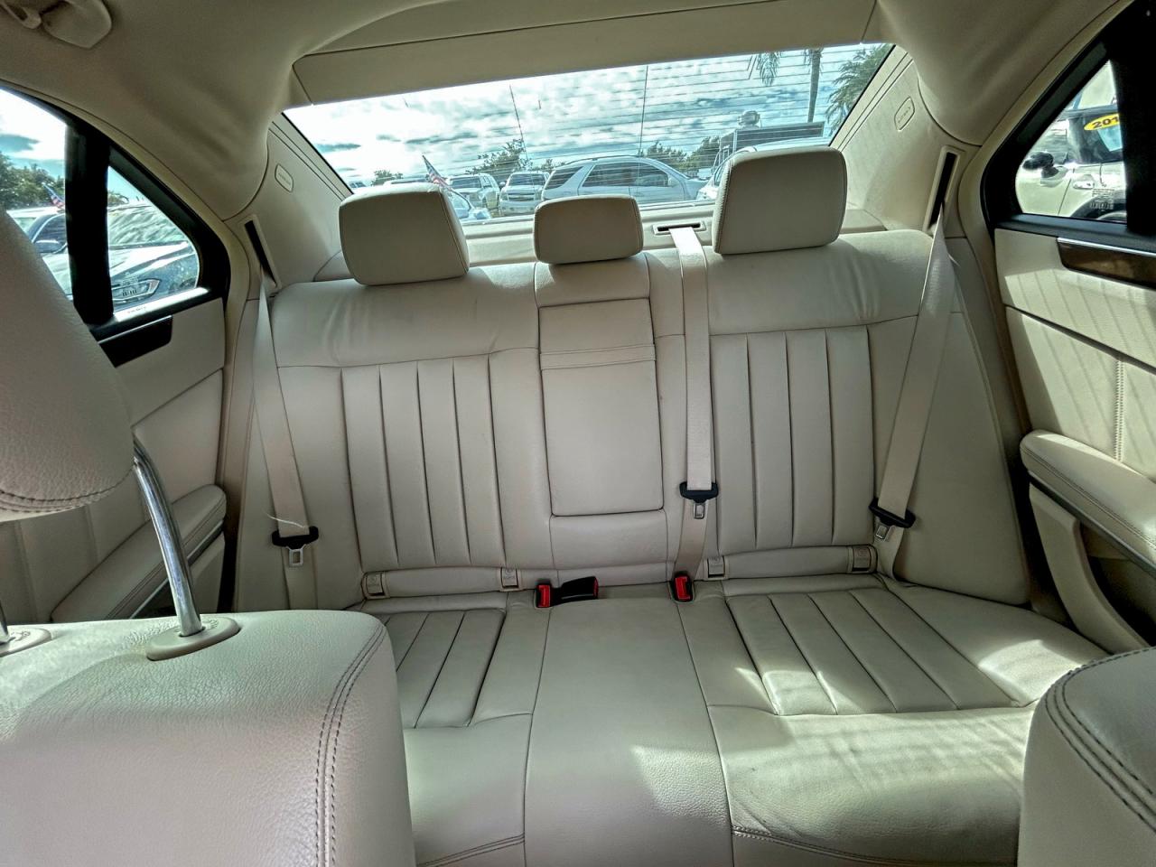 2014 Mercedes-Benz E 350 VIN: WDDHF5KB2EA830483 Lot: 94830745