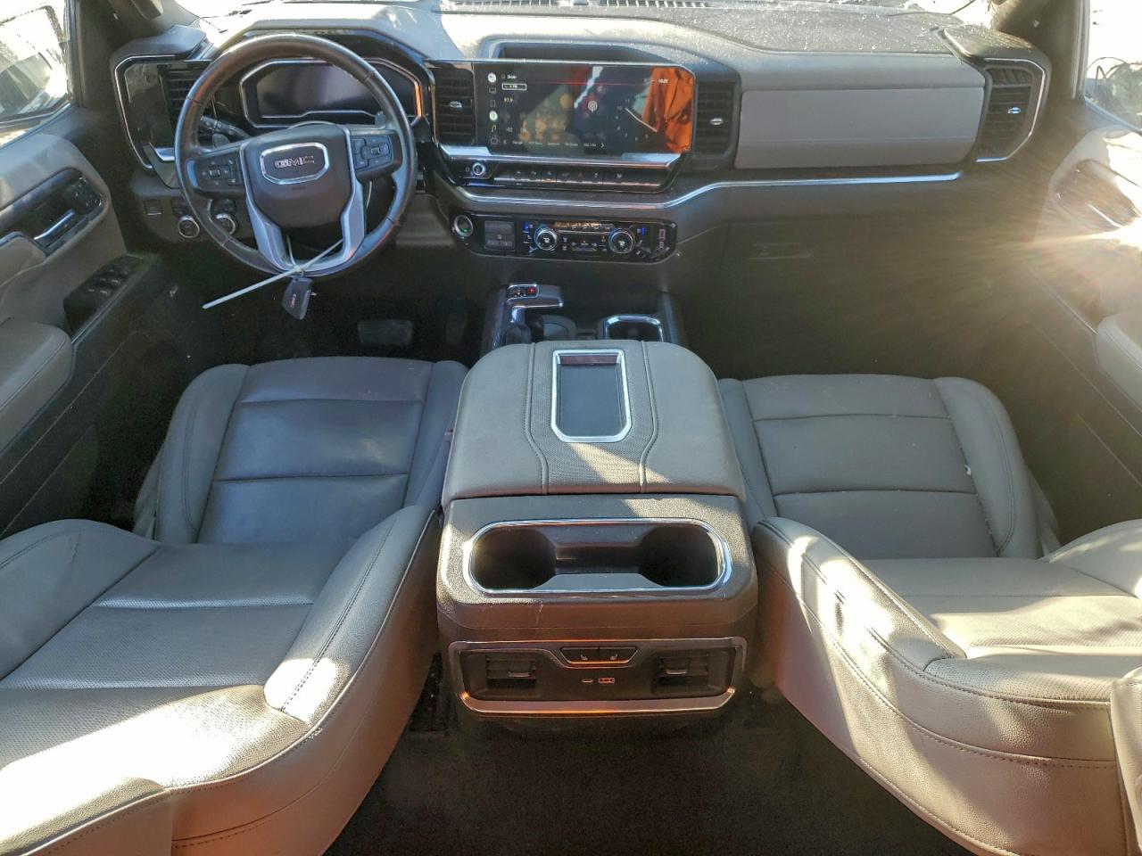 2022 GMC Sierra K1500 Slt VIN: 3GTUUDED6NG548581 Lot: 96137105