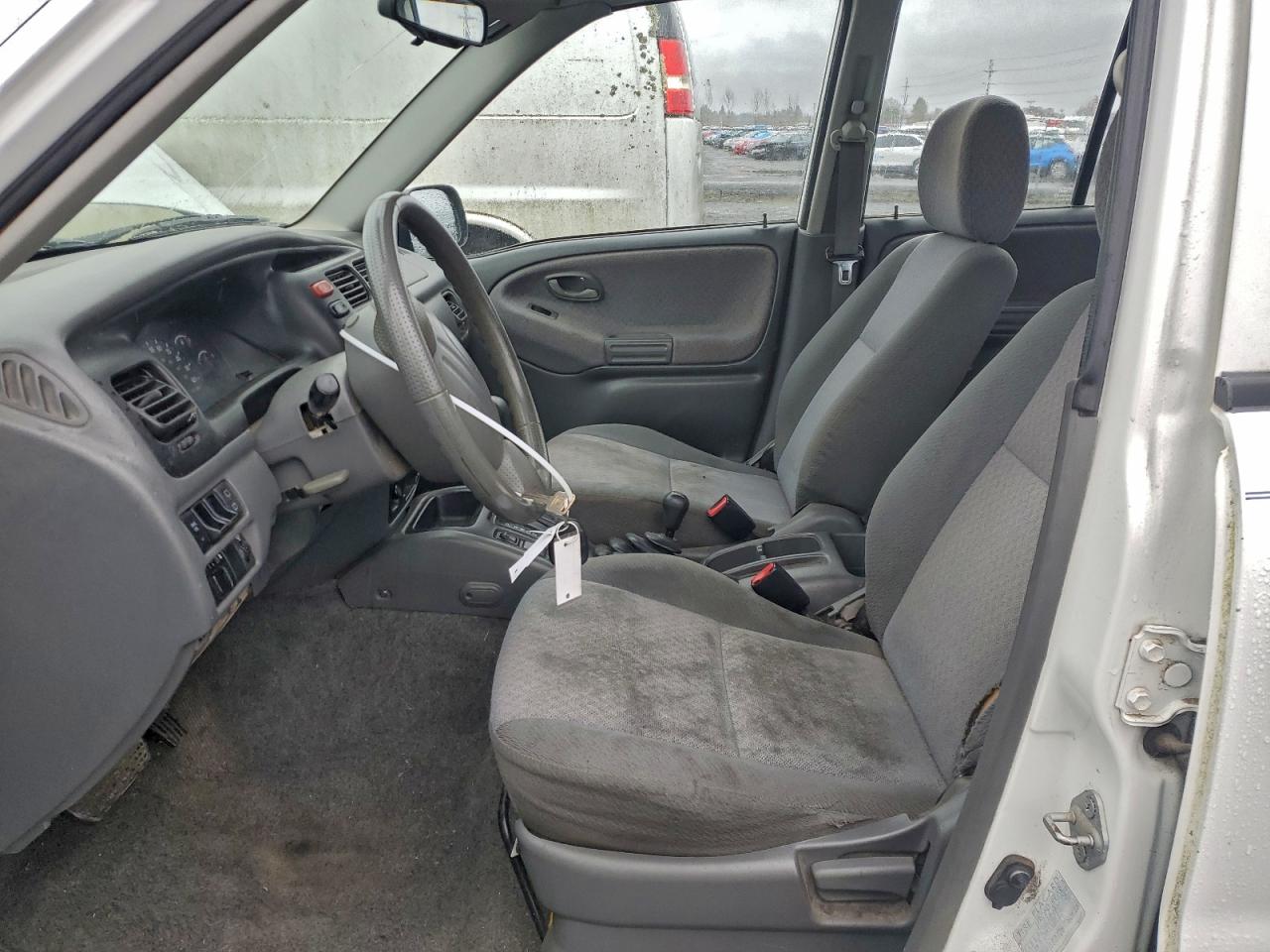 2000 Chevrolet Tracker VIN: 2CNBJ13C2Y6932491 Lot: 95971785