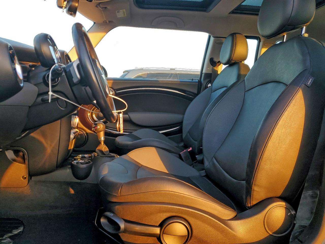 2010 Mini Cooper S Clubman VIN: WMWMM3C56ATZ33350 Lot: 94800255