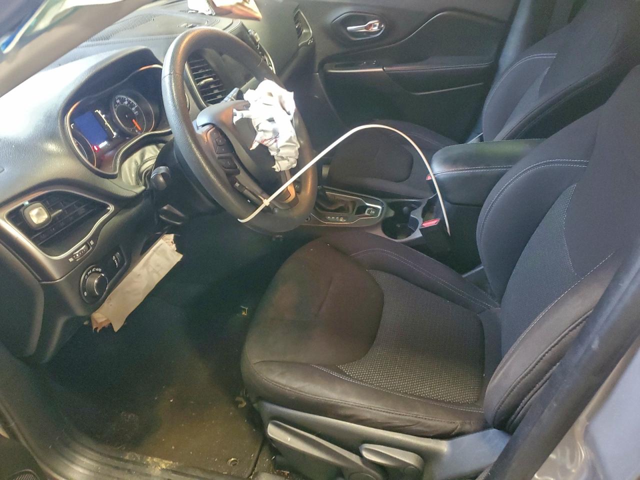 2020 Jeep Cherokee Latitude VIN: 1C4PJLCB6LD555994 Lot: 95100845