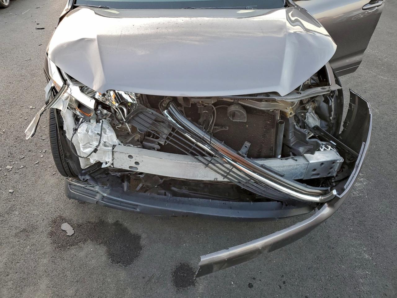 2016 Toyota Highlander Xle VIN: 5TDJKRFH1GS336800 Lot: 95565415