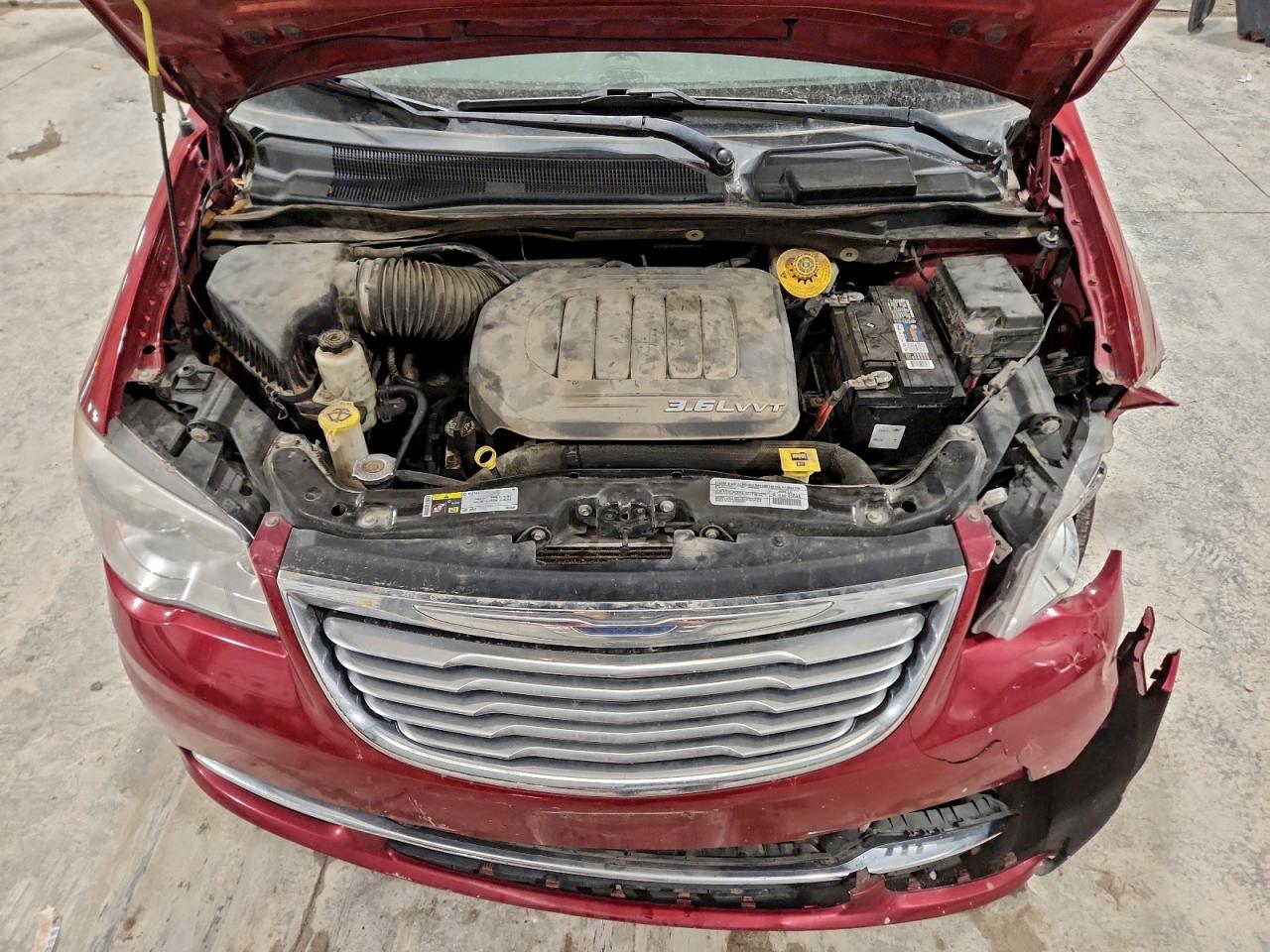 2014 Chrysler Town & Country Touring L VIN: 2C4RC1CG7ER371988 Lot: 94651005