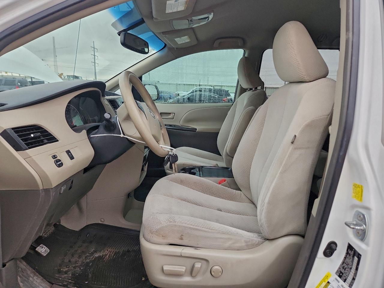 2011 Toyota Sienna Le VIN: 5TDKK3DC2BS028410 Lot: 93786395