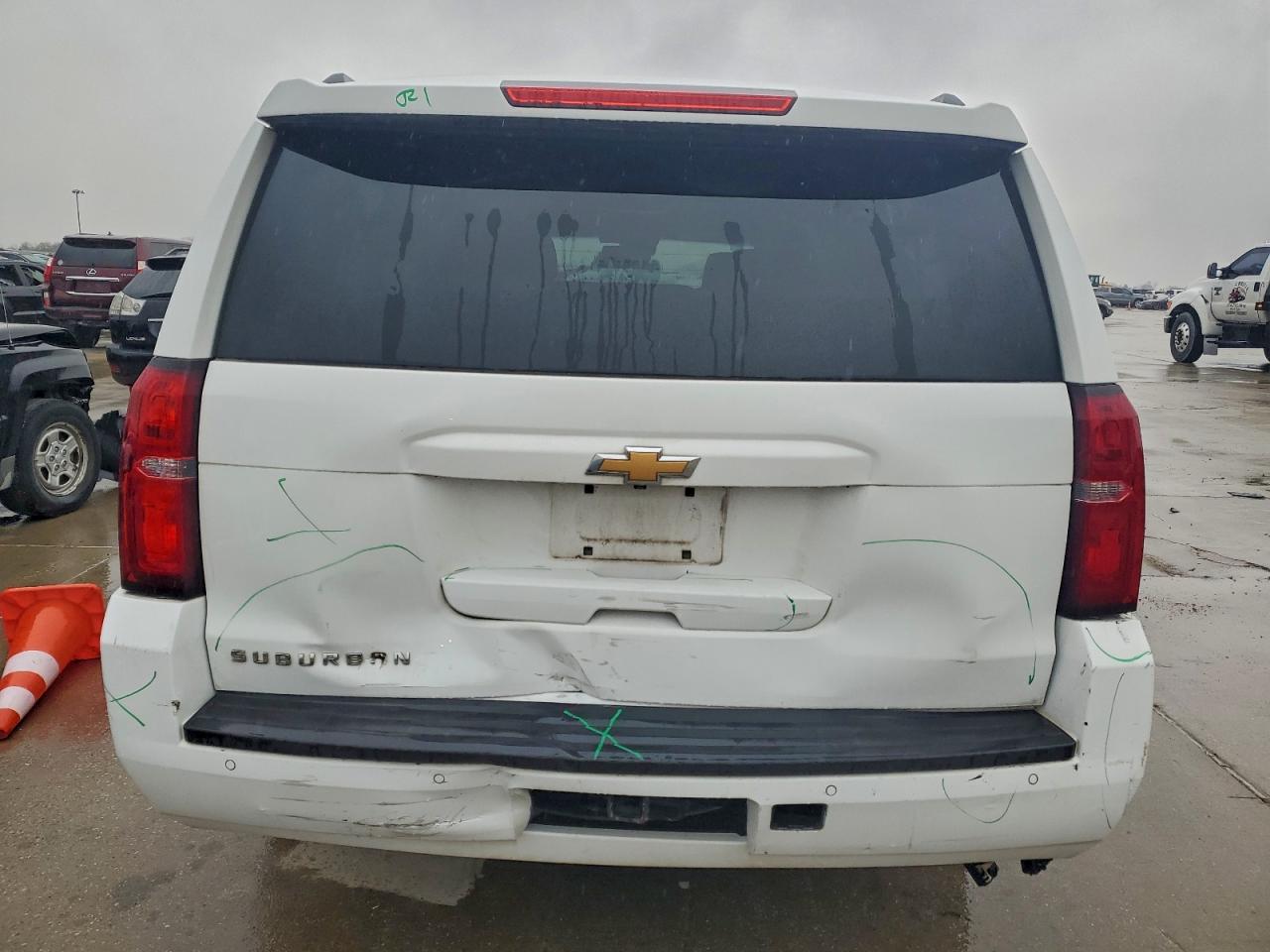 2017 Chevrolet Suburban C1500 Lt VIN: 1GNSCHKC0HR152591 Lot: 94637415