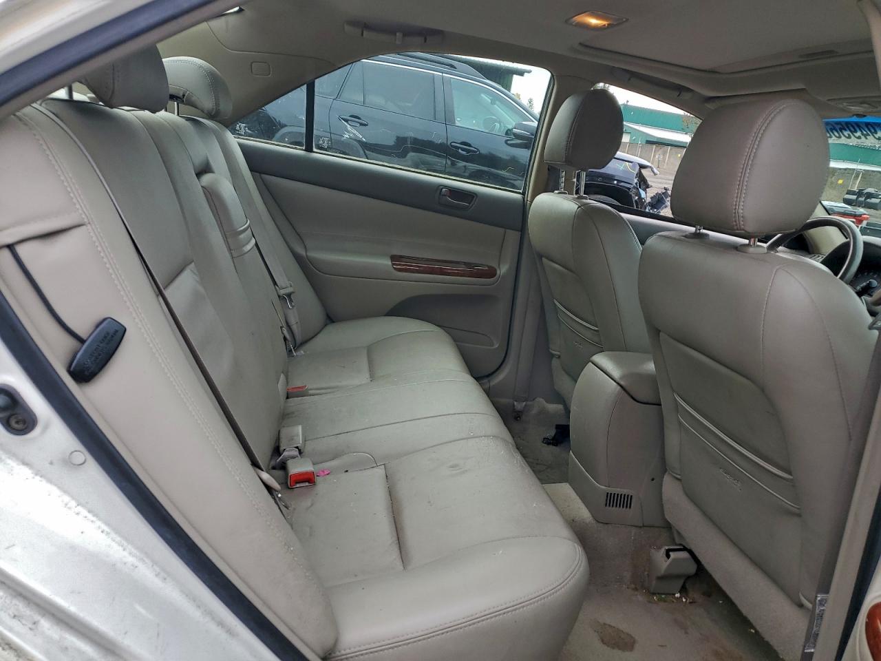 2004 Toyota Camry Le VIN: JTDBE30K740262861 Lot: 94956075