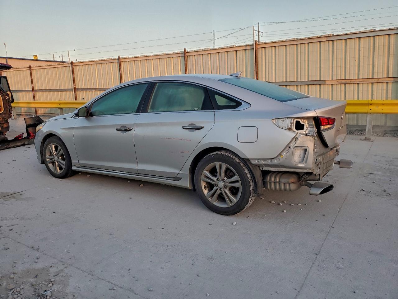 2018 Hyundai Sonata Sport VIN: 5NPE34AF9JH687796 Lot: 97597275