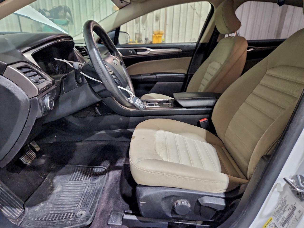 2017 Ford Fusion S VIN: 3FA6P0G75HR307402 Lot: 93966065