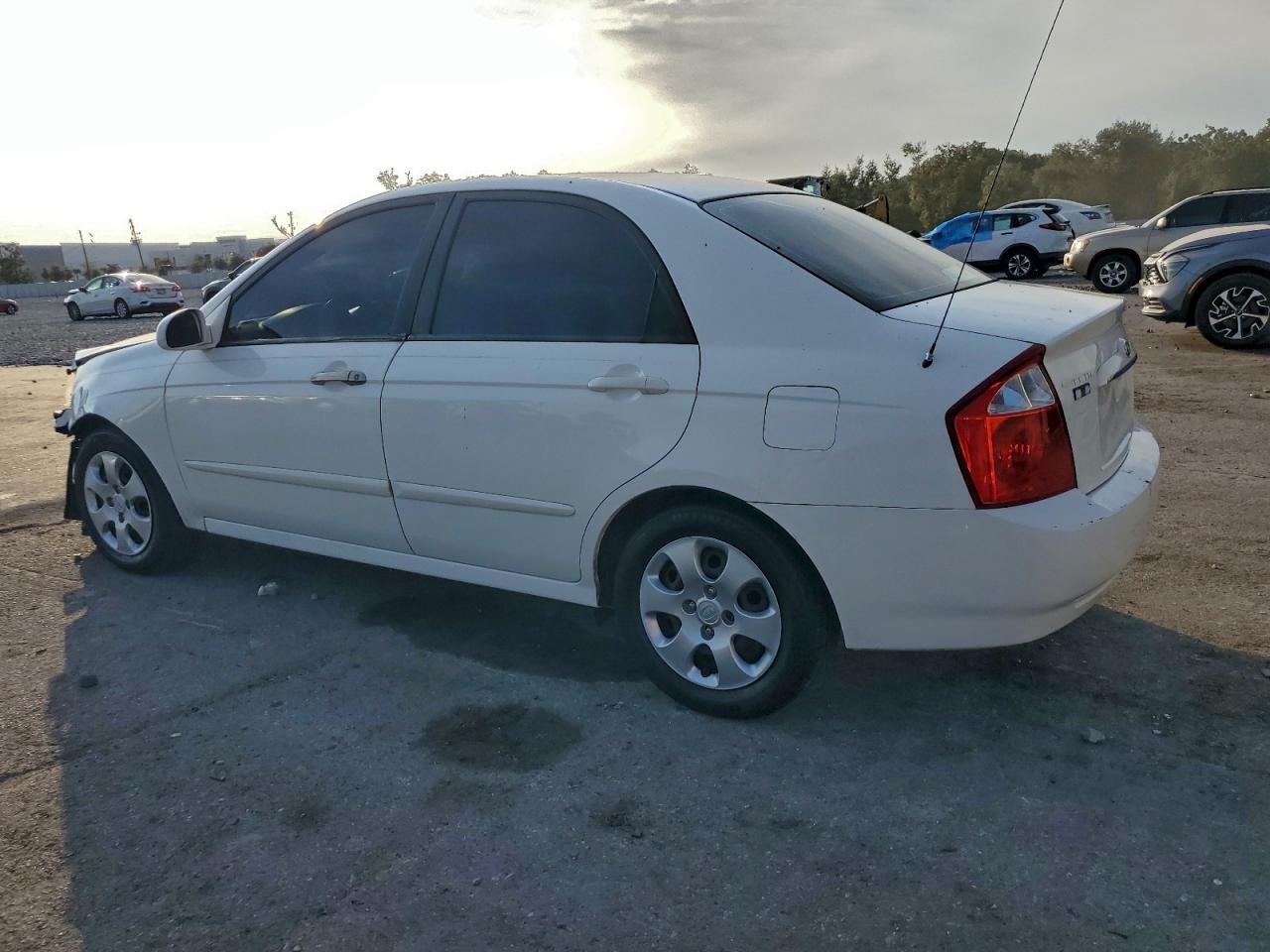 2006 Kia Spectra Lx VIN: KNAFE121365339402 Lot: 95479675
