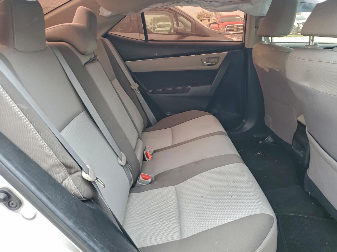 2018 Toyota Corolla L VIN: 5YFBURHE5JP799427 Lot: 94647875