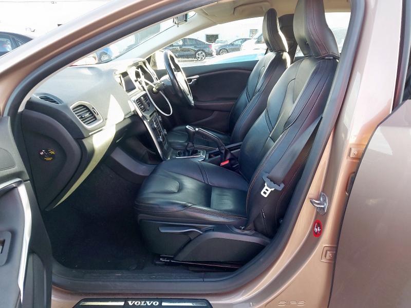 2015 VOLVO V40 D2 CROSS COUNTRY LUX NAV 5DR