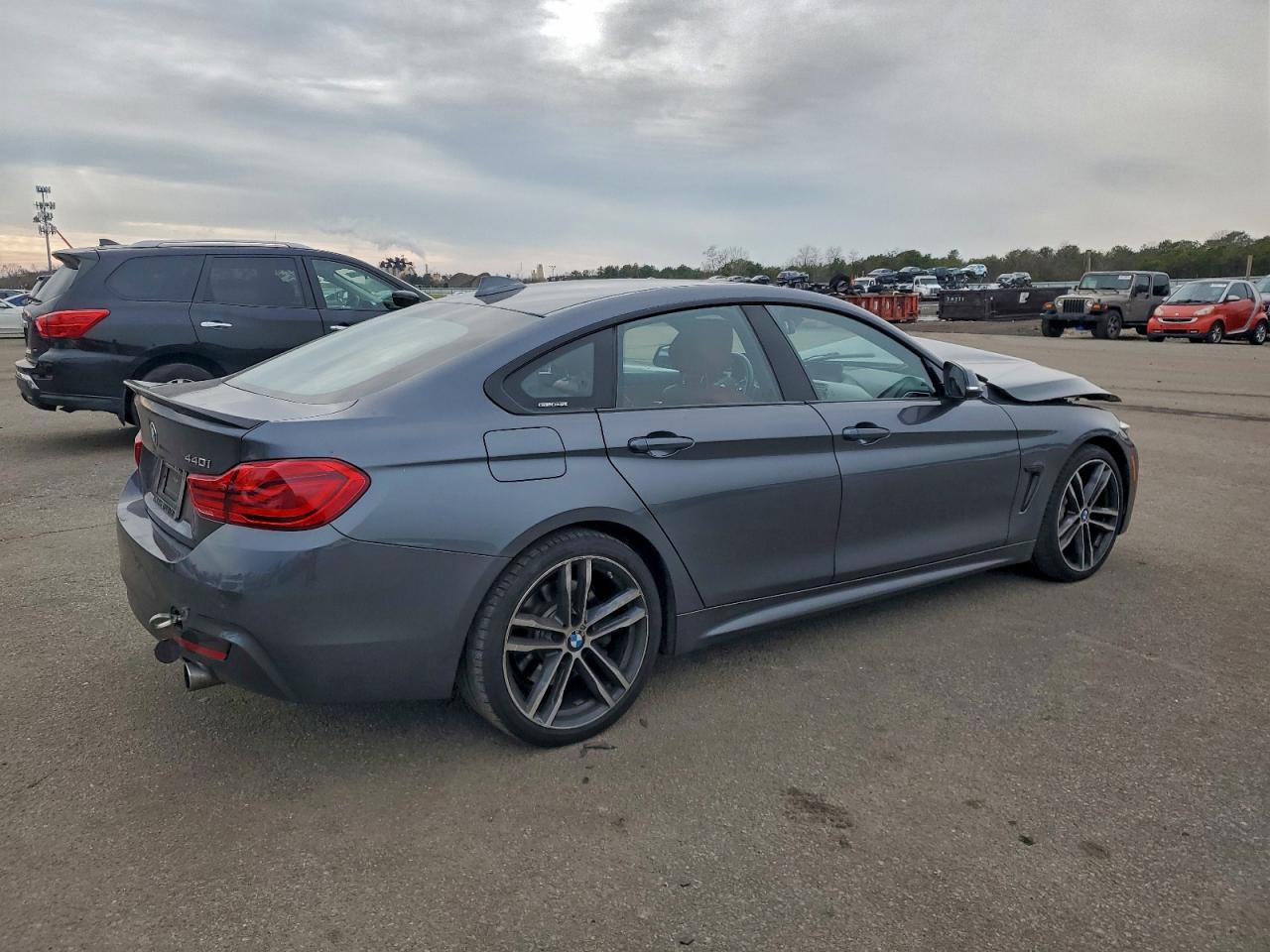 Фото: WBA4J5C51KBM65166