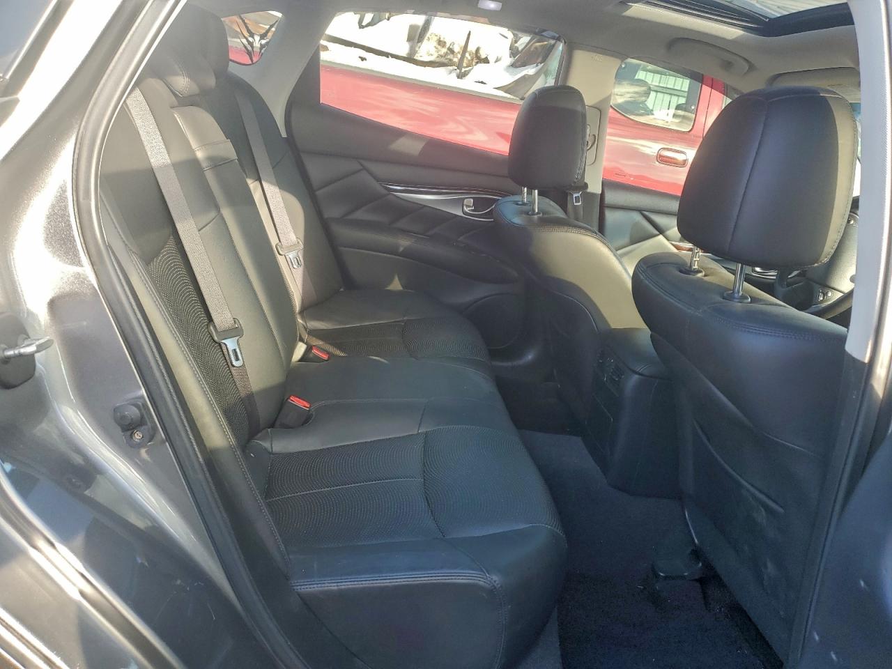 2015 Infiniti Q70 3.7 VIN: JN1BY1AR5FM560251 Lot: 95017655