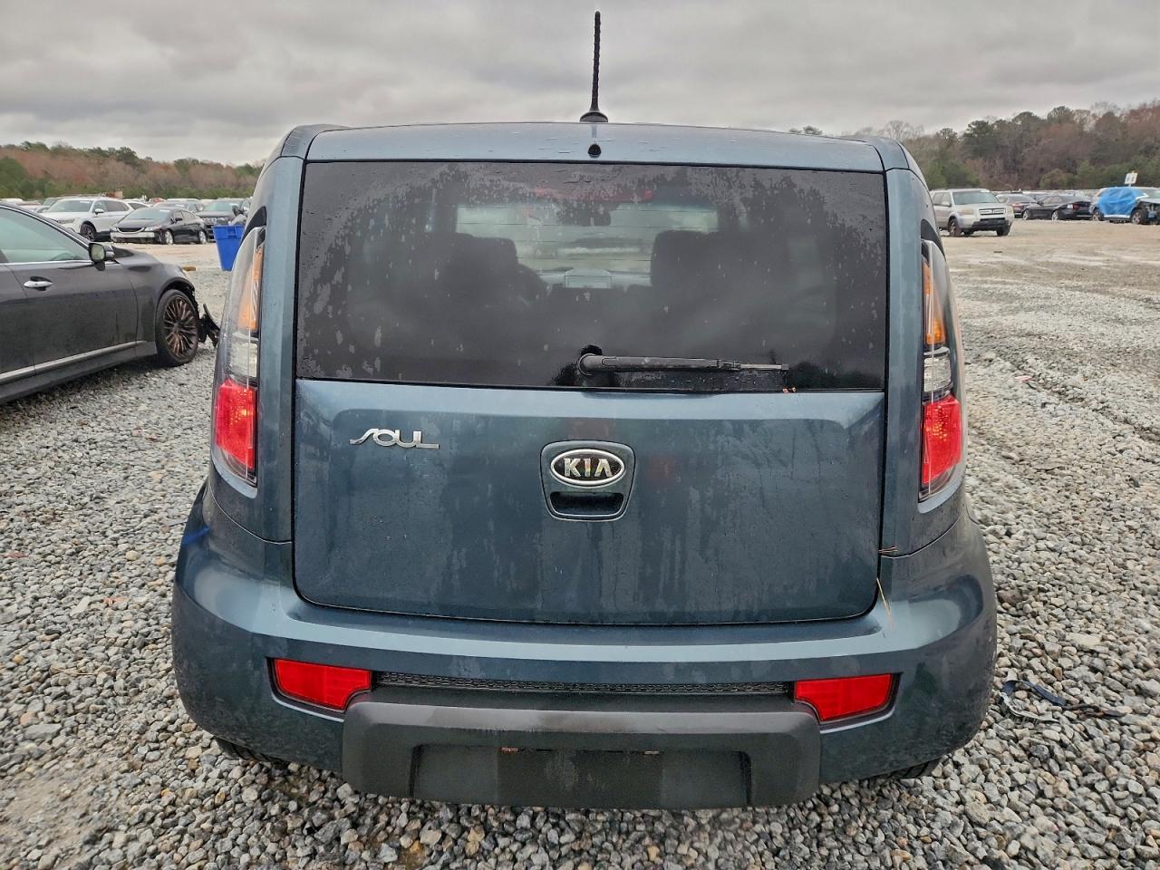 2011 Kia Soul + VIN: KNDJT2A27B7298435 Lot: 94713555