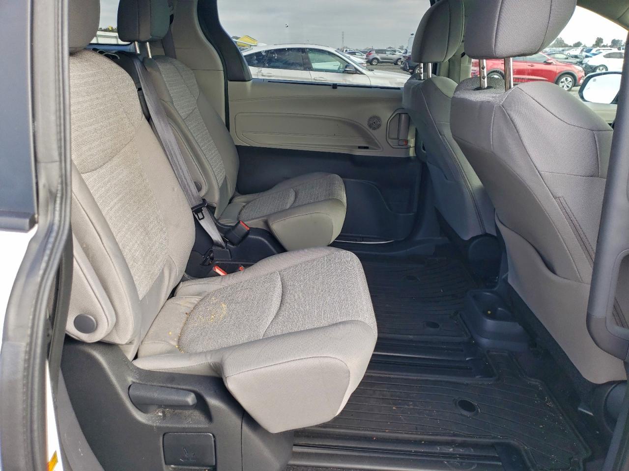 2024 Toyota Sienna Le VIN: 5TDBRKEC1RS224417 Lot: 93968375