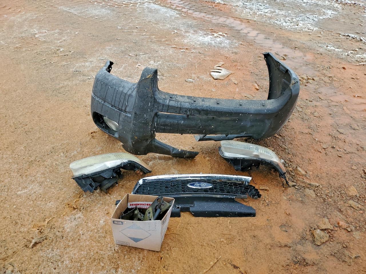 2004 Ford Escape Xlt VIN: 1FMYU93144DA03235 Lot: 95221915