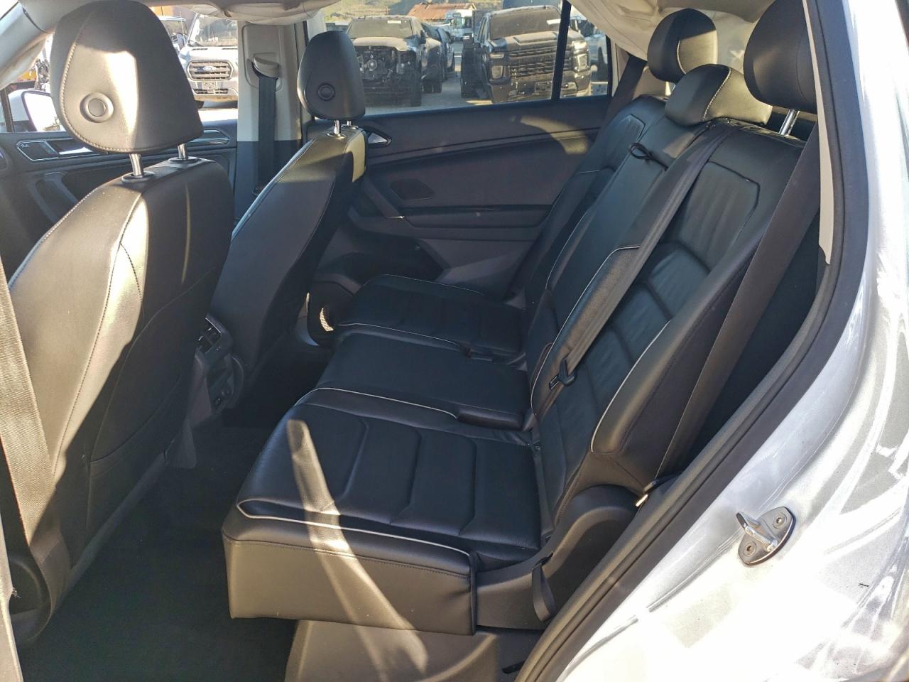 2018 Volkswagen Tiguan Sel Premium VIN: 3VV4B7AX7JM197667 Lot: 93980565