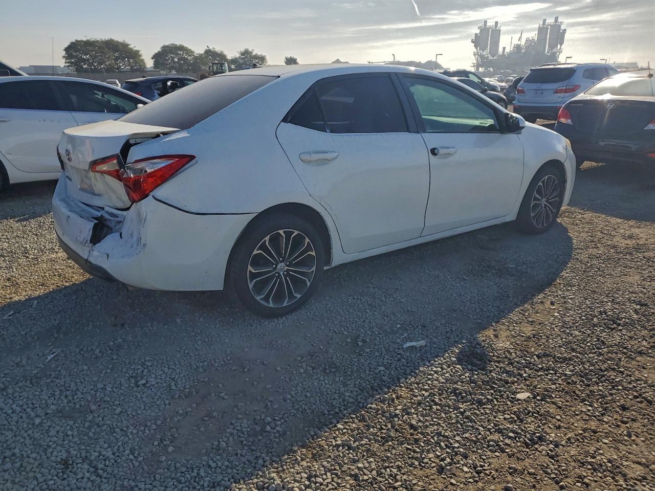 2015 Toyota Corolla L VIN: 5YFBURHE5FP288016 Lot: 97165315
