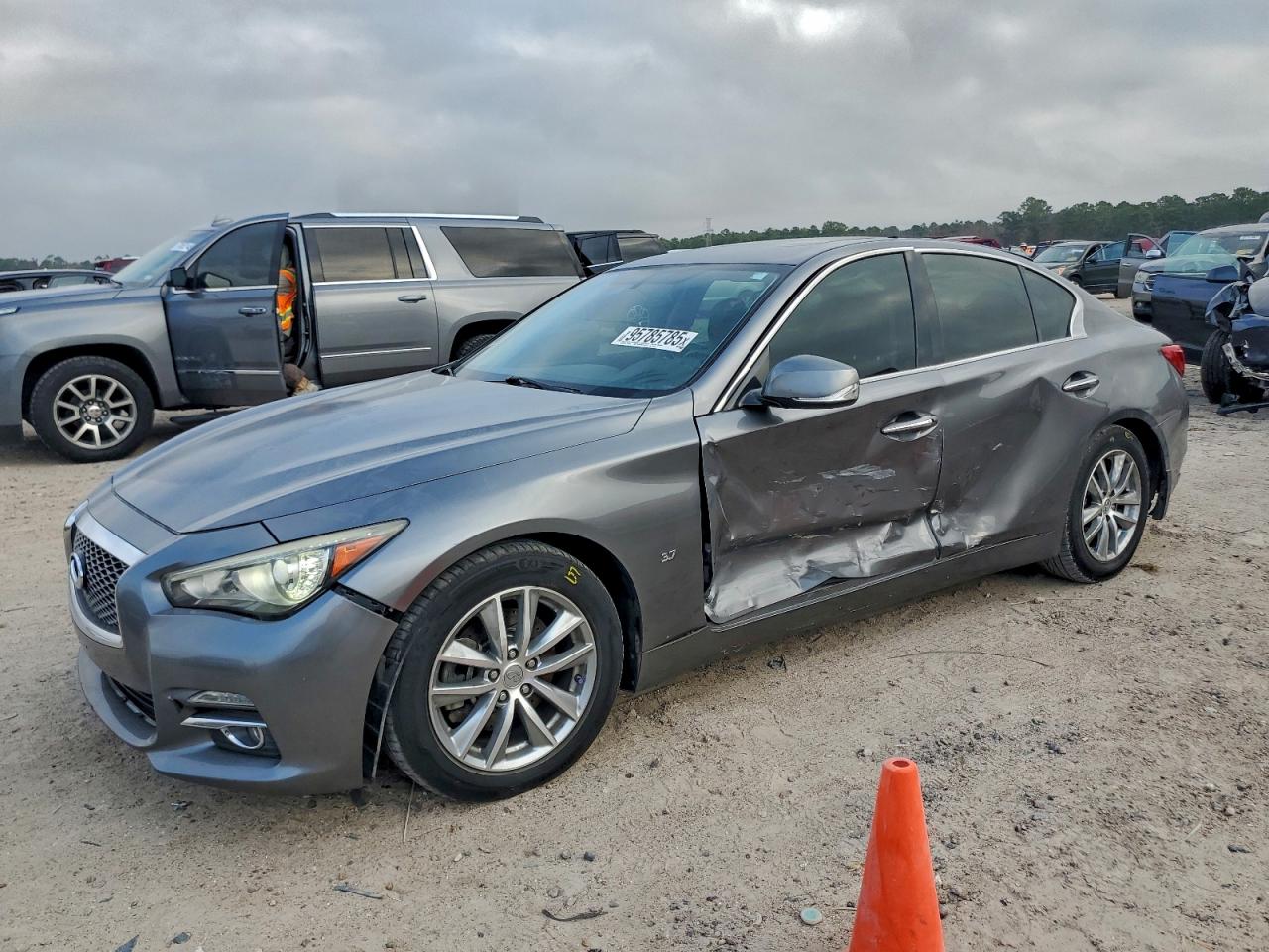 2015 Infiniti Q50 Base VIN: JN1BV7AP0FM348819 Lot: 95785785