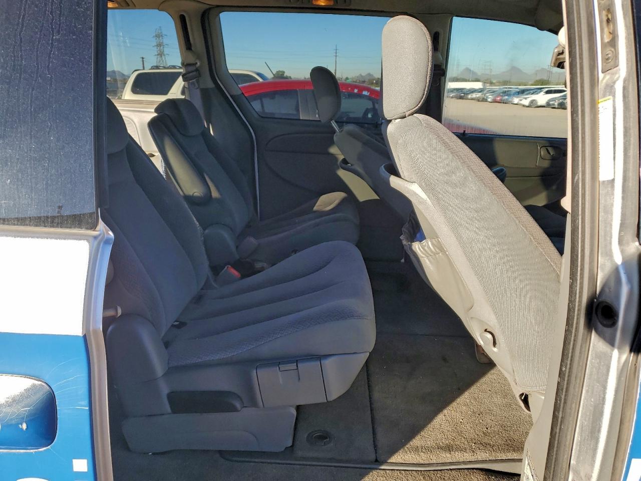 2005 Chrysler Town & Country Touring VIN: 2C4GP54L05R469663 Lot: 96040405