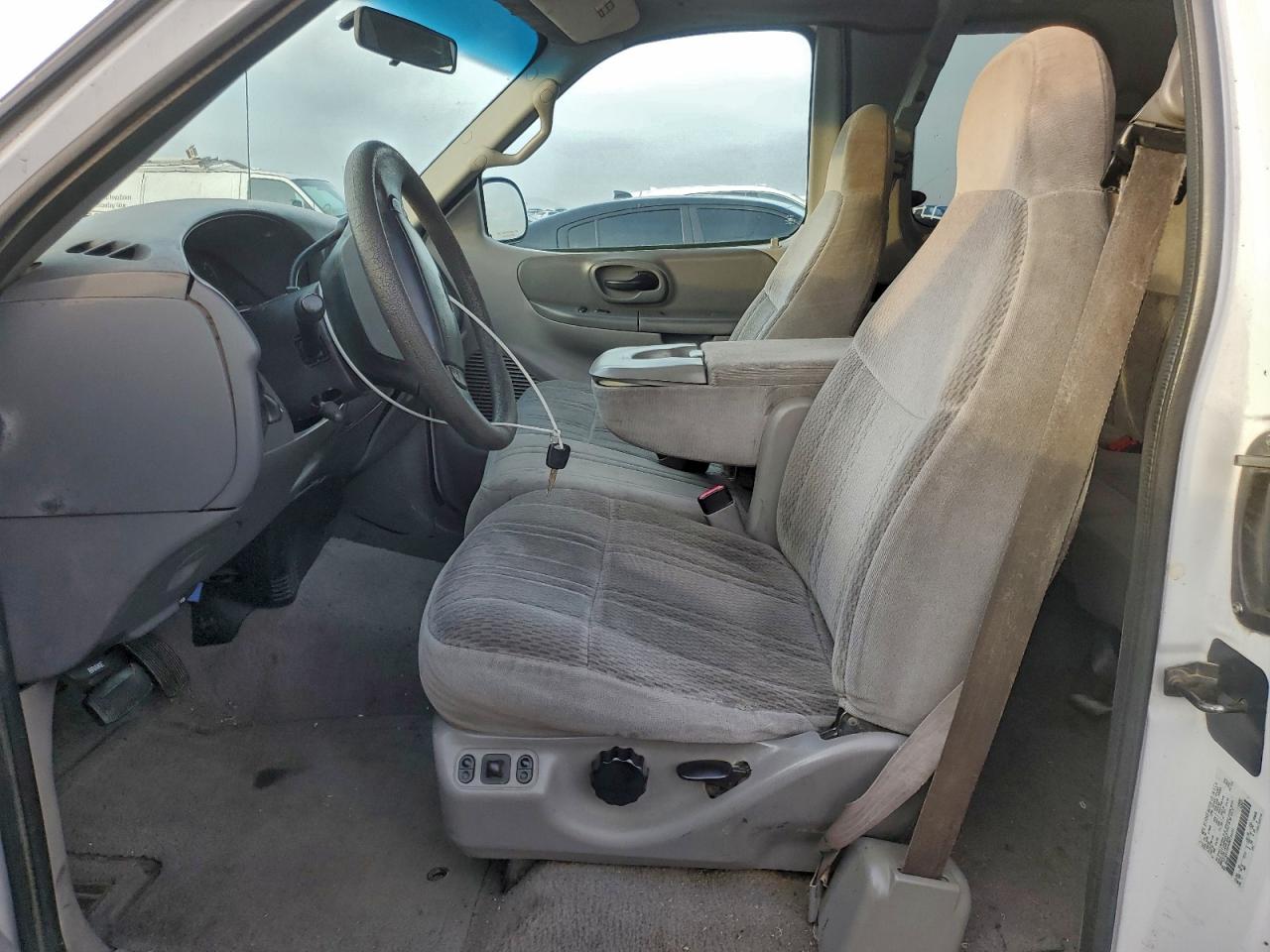 1999 Ford F150 VIN: 1FTRX17W9XKC26491 Lot: 94941885