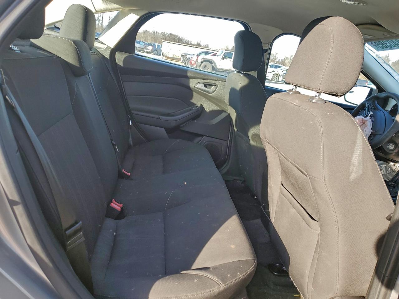 2016 Ford Focus Se VIN: 1FADP3F25GL299796 Lot: 93840385