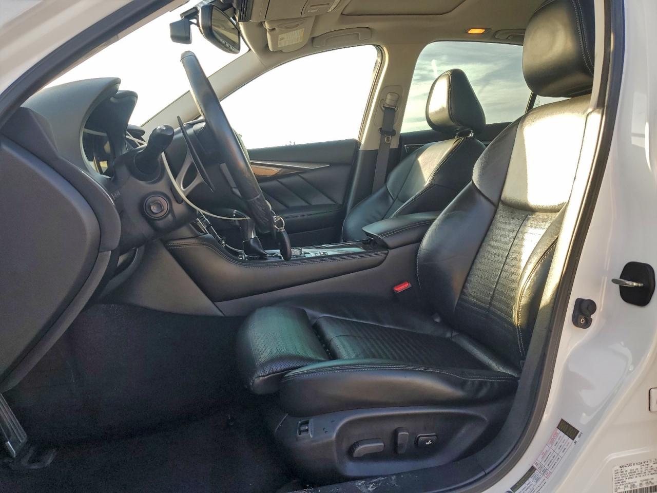 2015 Infiniti Q50 Base VIN: JN1BV7AP0FM330143 Lot: 94737915