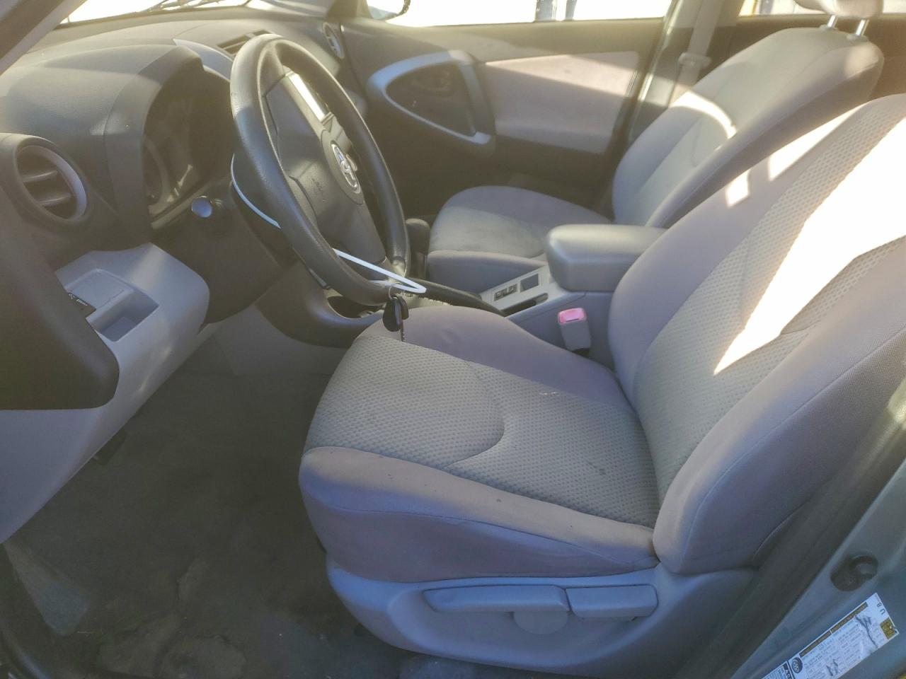 2008 Toyota Rav4 VIN: JTMBD33V686084999 Lot: 96892875