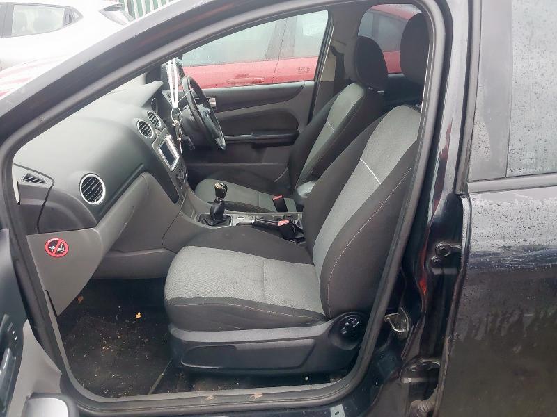 2010 FORD FOCUS 1.6 ZETEC 5DR