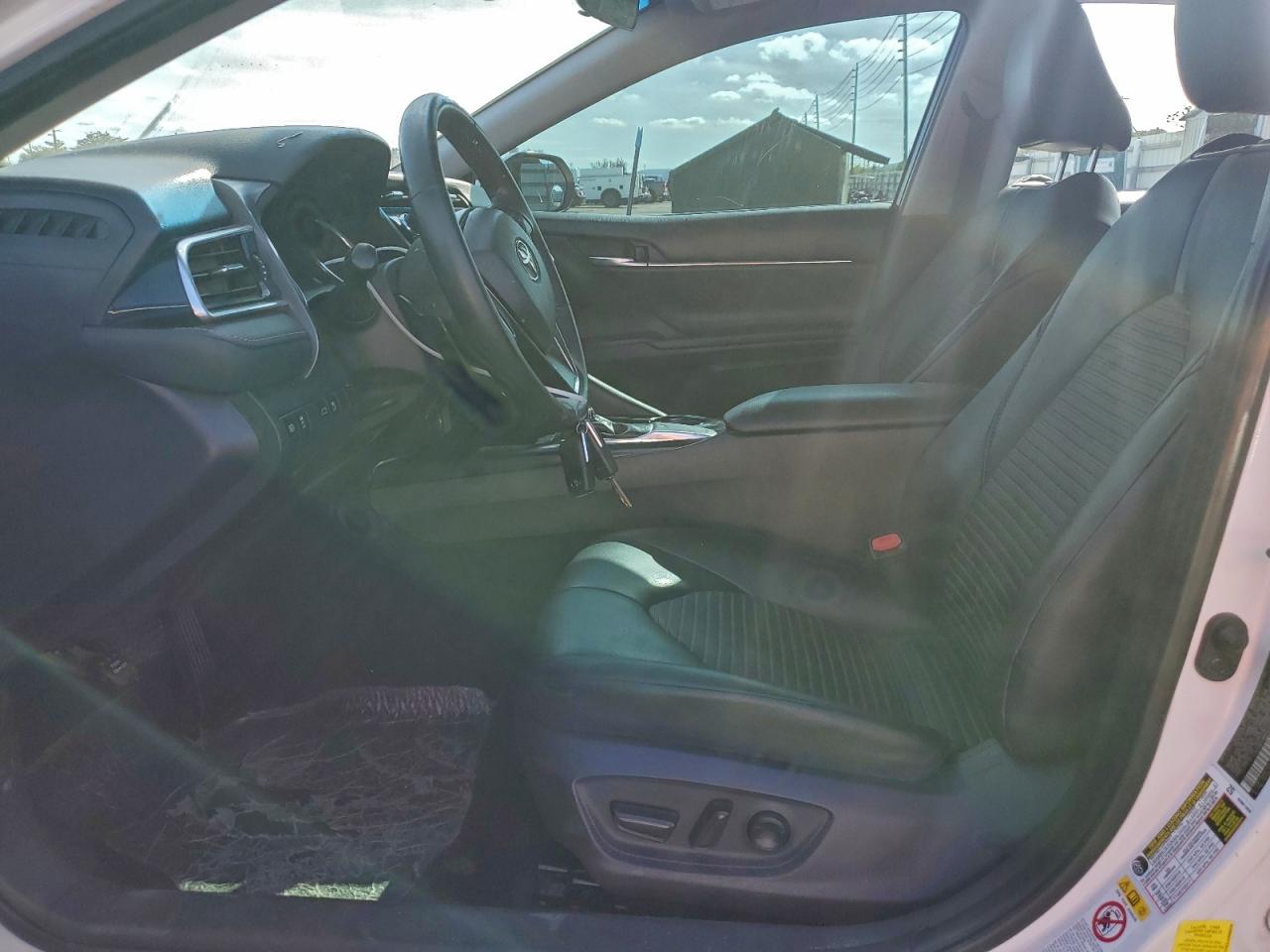 2018 Toyota Camry L VIN: 4T1B11HK3JU586636 Lot: 95269685