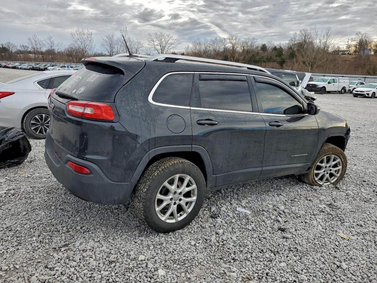2015 Jeep Cherokee Latitude VIN: 1C4PJMCB2FW768424 Lot: 97707175