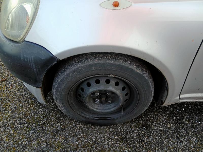 2002 TOYOTA YARIS GS 