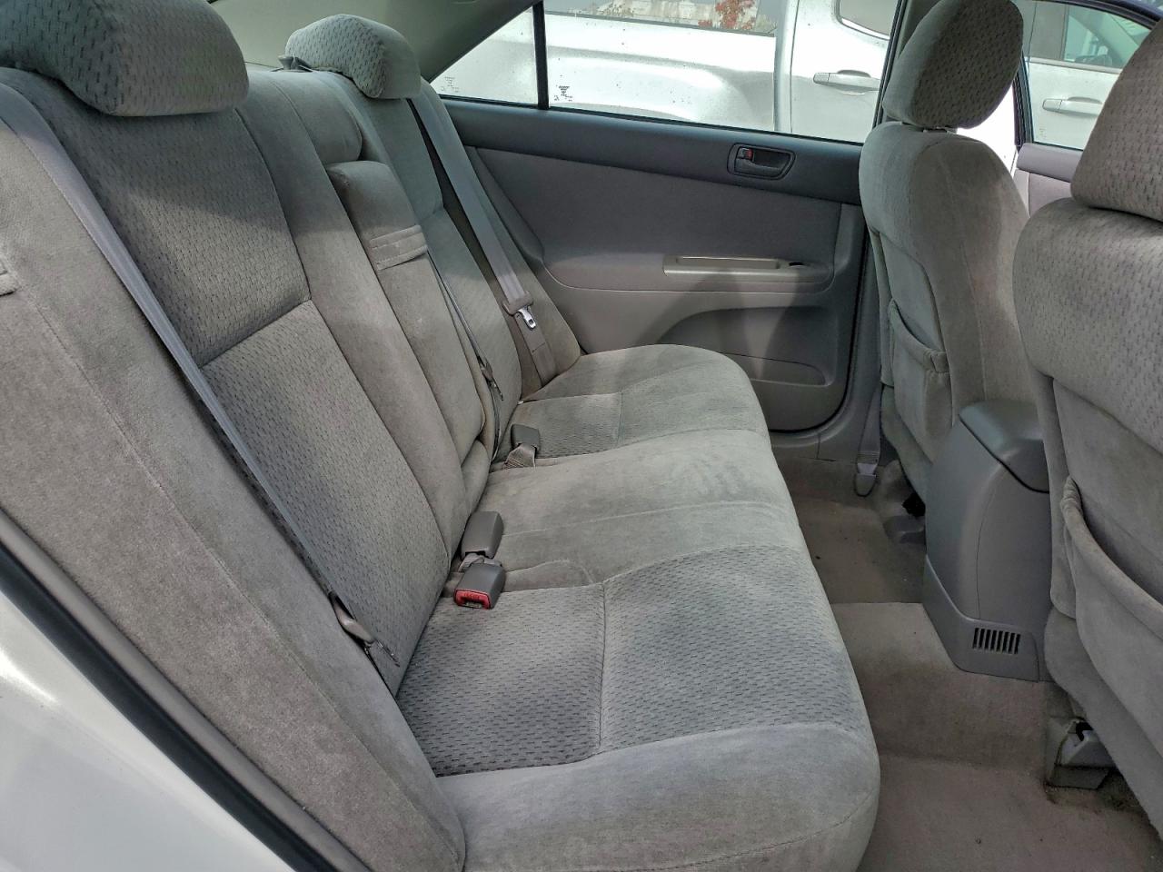 2004 Toyota Camry Le VIN: 4T1BF30KX4U081268 Lot: 95198955