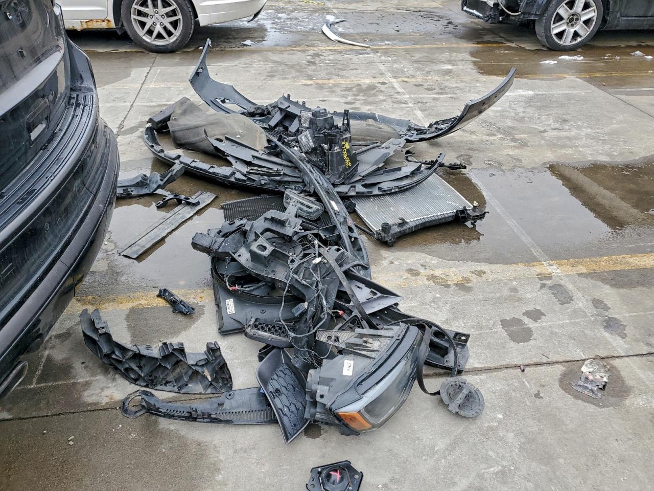 2018 Jeep Grand Cherokee Overland VIN: 1C4RJFCT1JC147957 Lot: 95724535