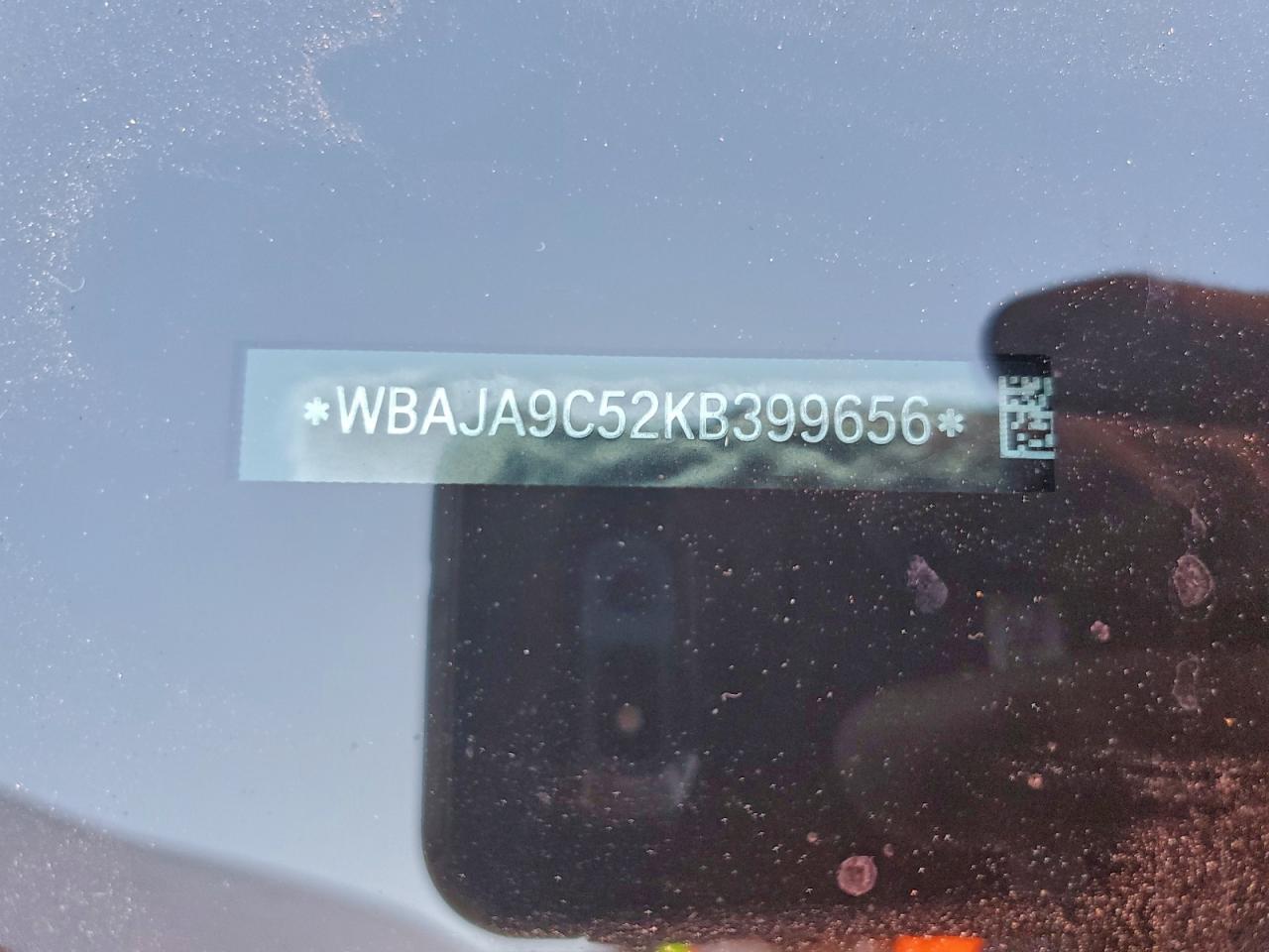 Фото: WBAJA9C52KB399656