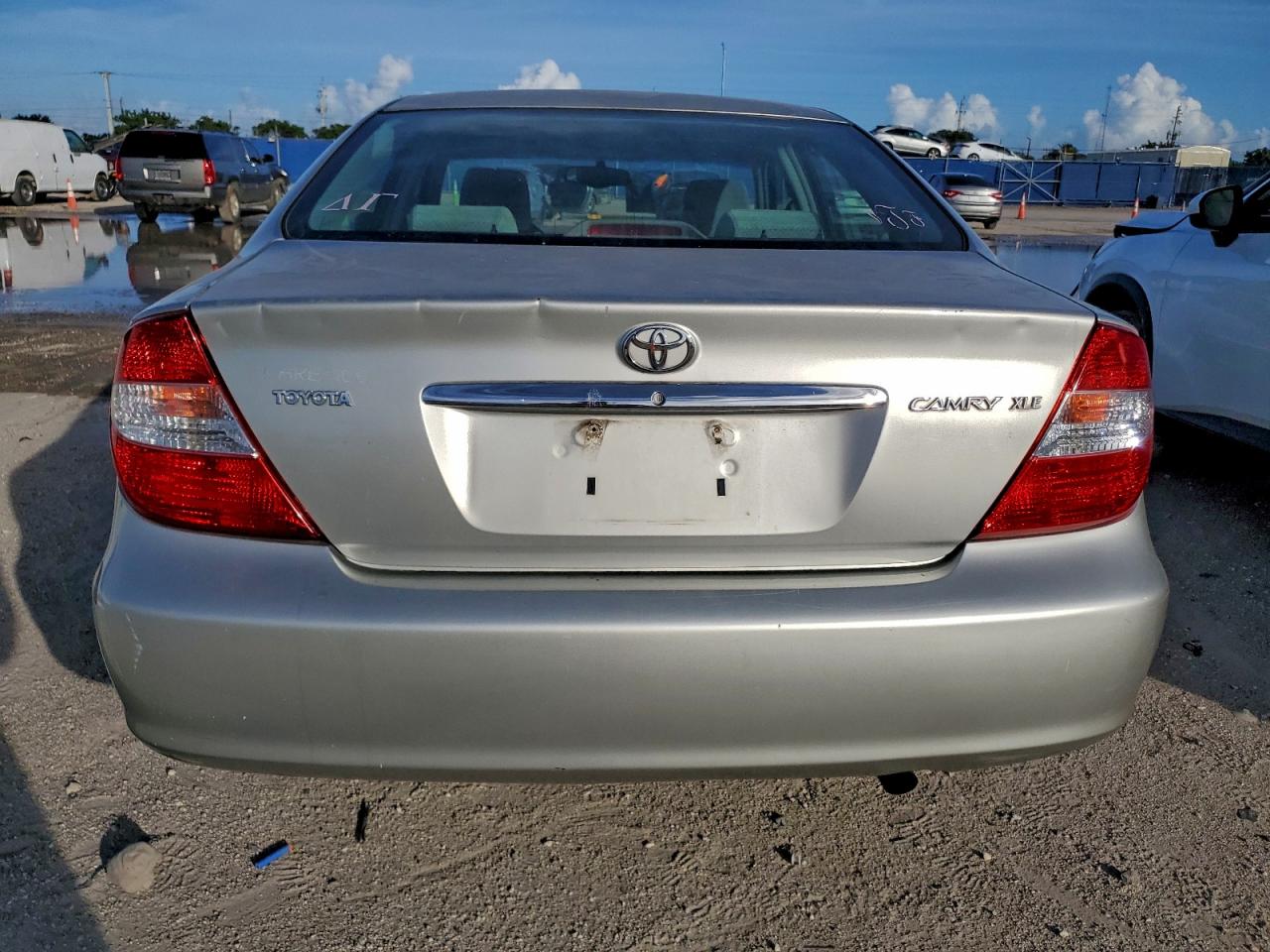 2004 Toyota Camry Le VIN: 4T1BE32K24U927912 Lot: 94192665