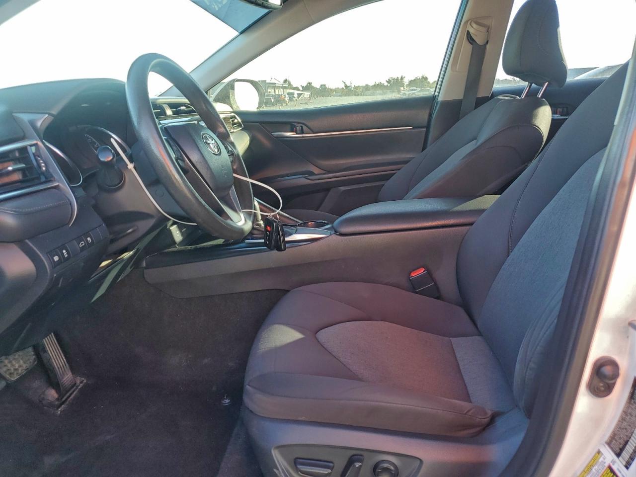 2018 Toyota Camry L VIN: 4T1B11HKXJU561166 Lot: 95608325