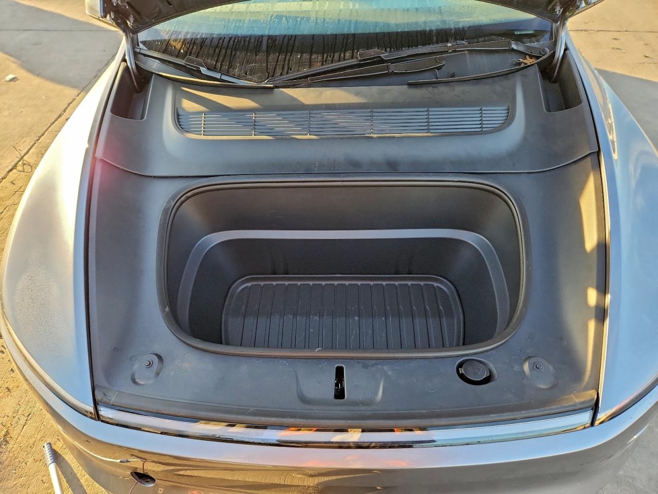 2026 Tesla Model Y VIN: 7SAYGDEEXTA392016 Lot: 95202995