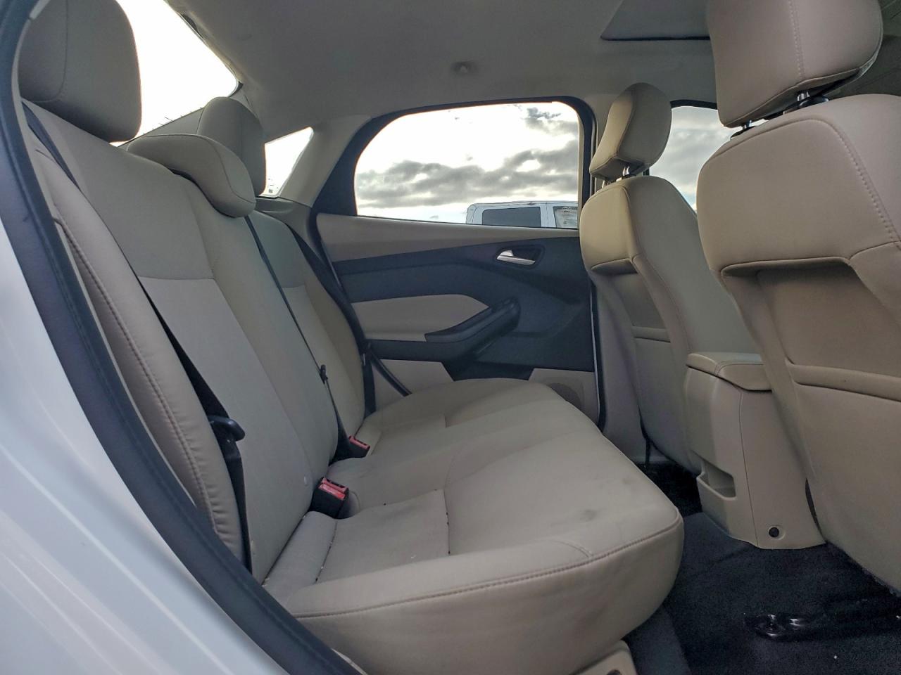 2016 Ford Focus Se VIN: 1FADP3F21GL364630 Lot: 96271765