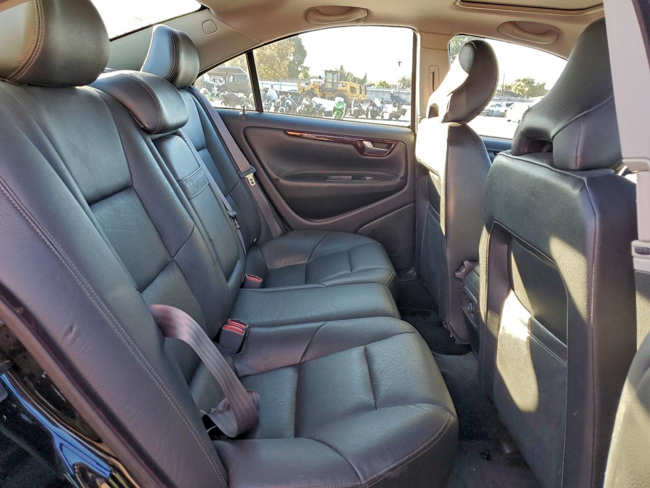 2004 Volvo S60 2.5T VIN: YV1RH59H142393940 Lot: 95568565