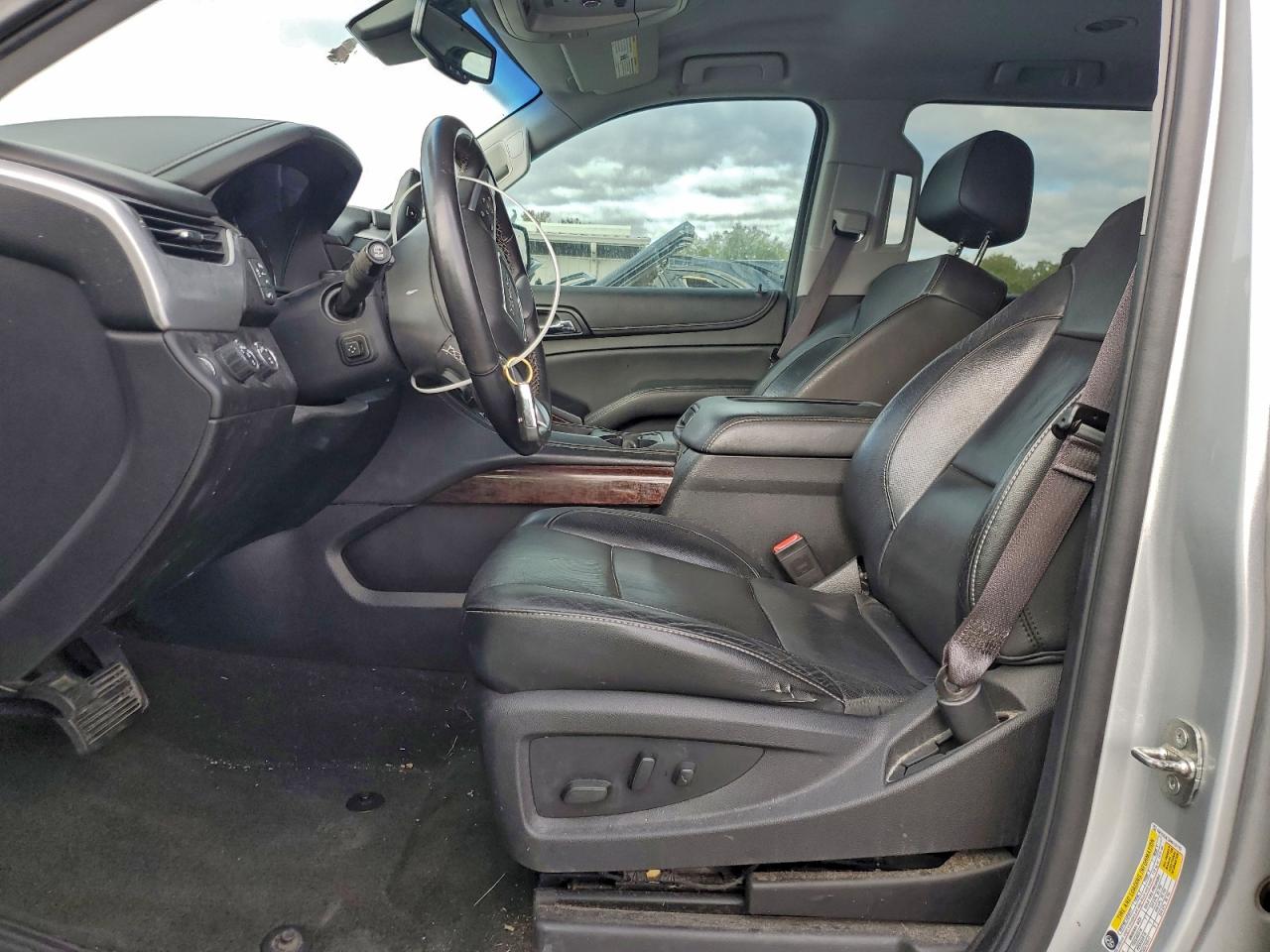 2017 GMC Yukon Xl K1500 Slt VIN: 1GKS2GKC5HR124702 Lot: 85439725