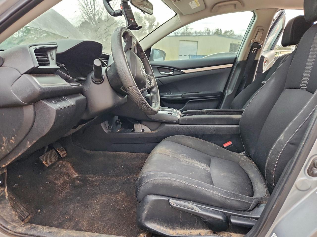 2018 Honda Civic Lx VIN: 2HGFC2F58JH572304 Lot: 94715425