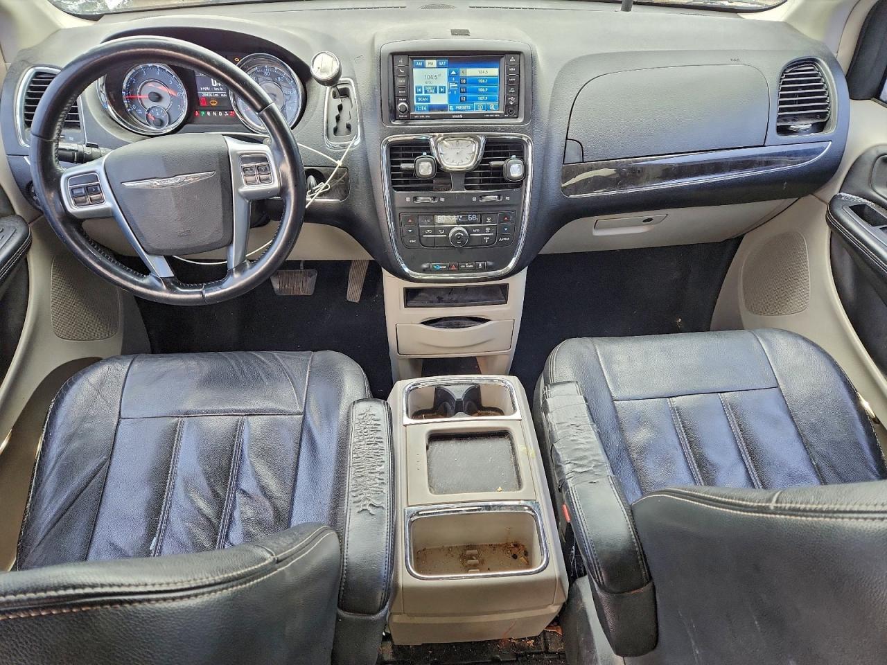 2011 Chrysler Town & Country Touring VIN: 2A4RR5DG7BR645460 Lot: 94927535