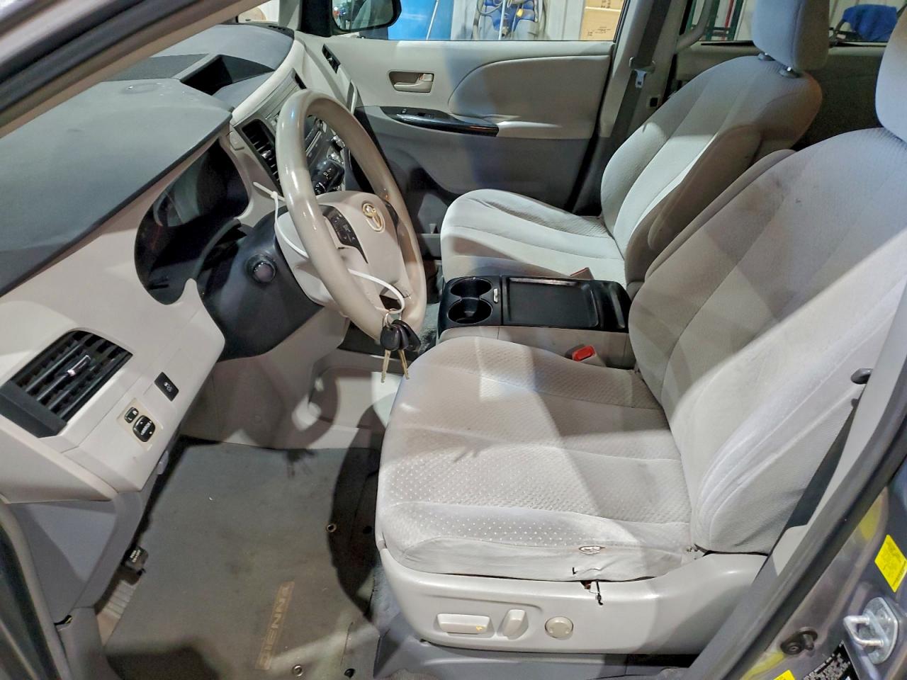 2011 Toyota Sienna Le VIN: 5TDKK3DCXBS031569 Lot: 95988045