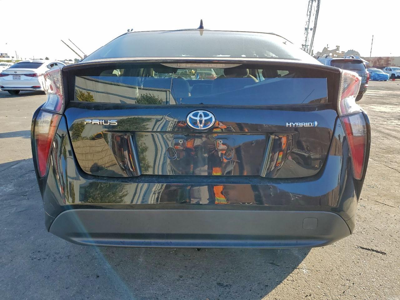 2018 Toyota Prius VIN: JTDKBRFU8J3063705 Lot: 94744745